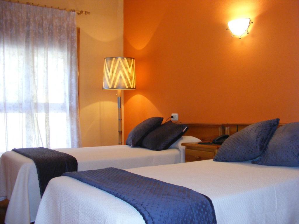 Meson De Salinas Hotel Salinas de Bielsa Room photo